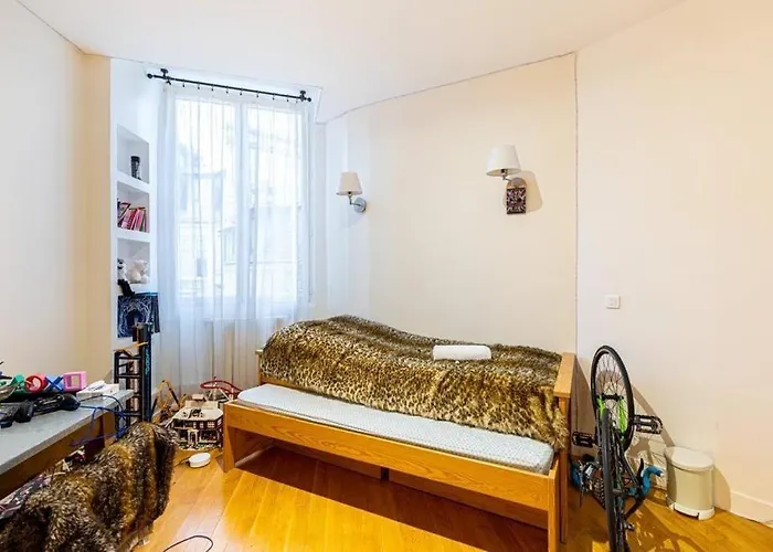 Le Victor Hugo Paříž